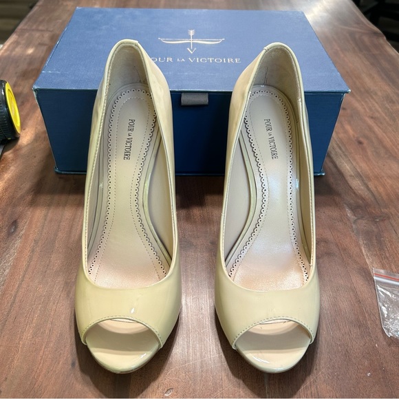 NIB Pour La Victoire Sable pumps - Picture 11 of 14